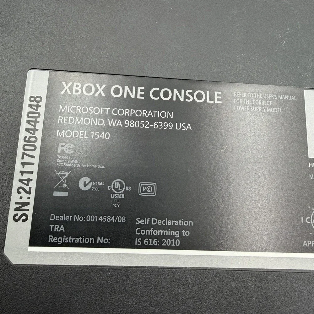 Microsoft Xbox One Model 1540 Console Bundle 500 GB, Controller, Headset 3 Games